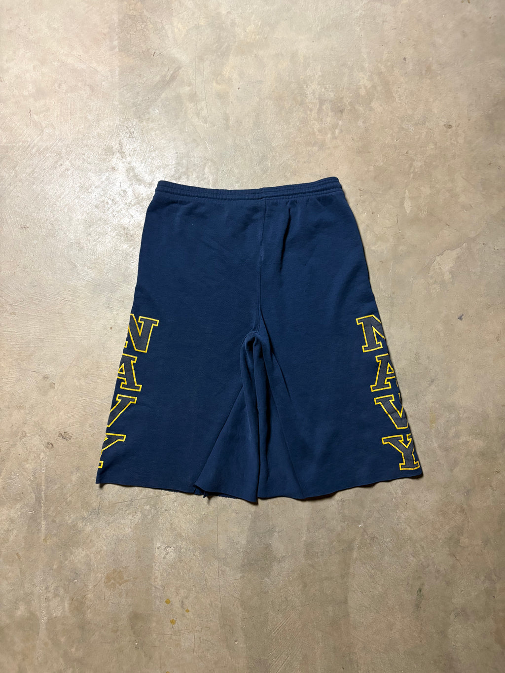 Vintage Navy 3/4 Baggy Sweatshort - M
