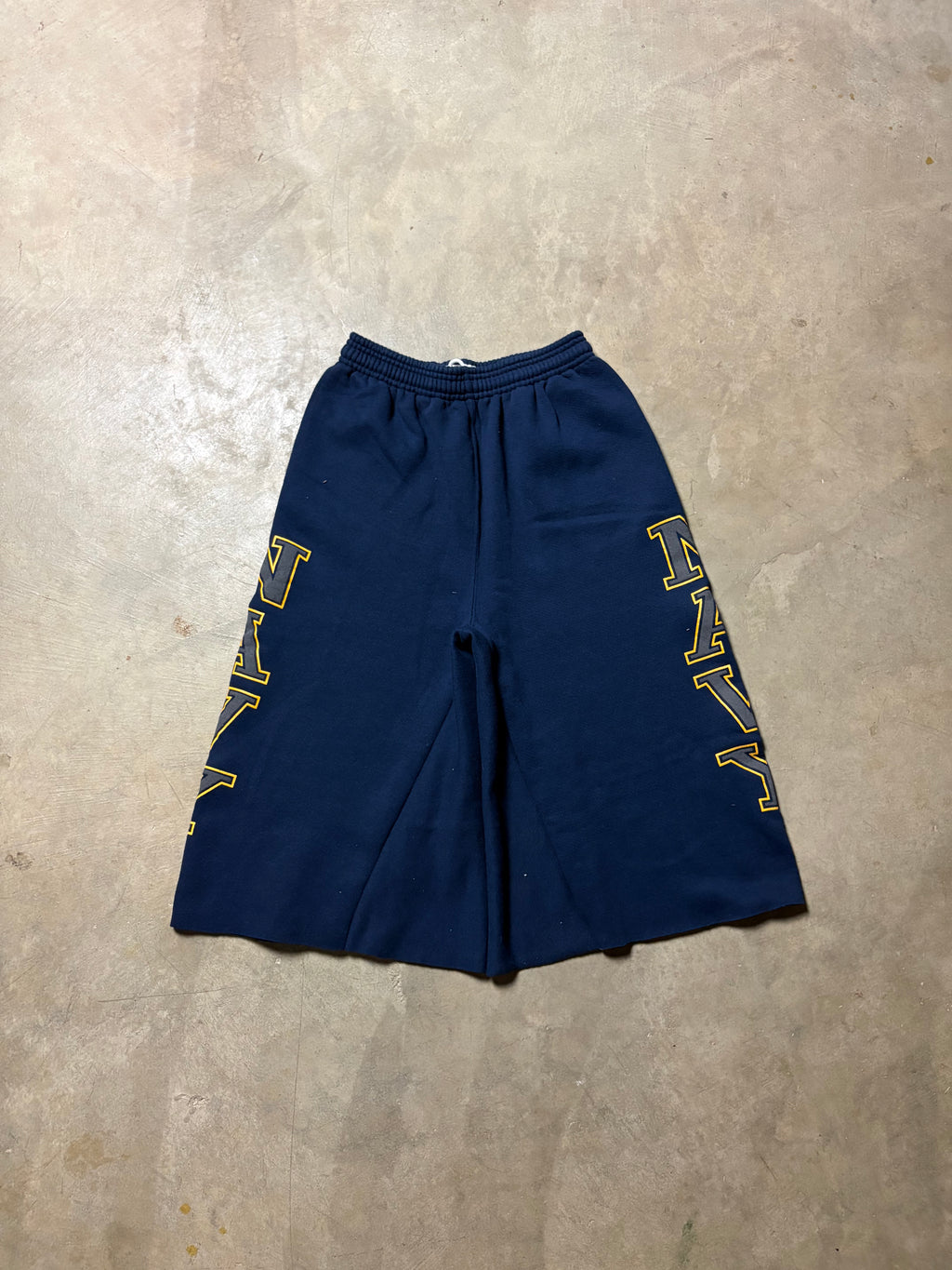 Vintage Navy 3/4 Baggy Sweatshort - S