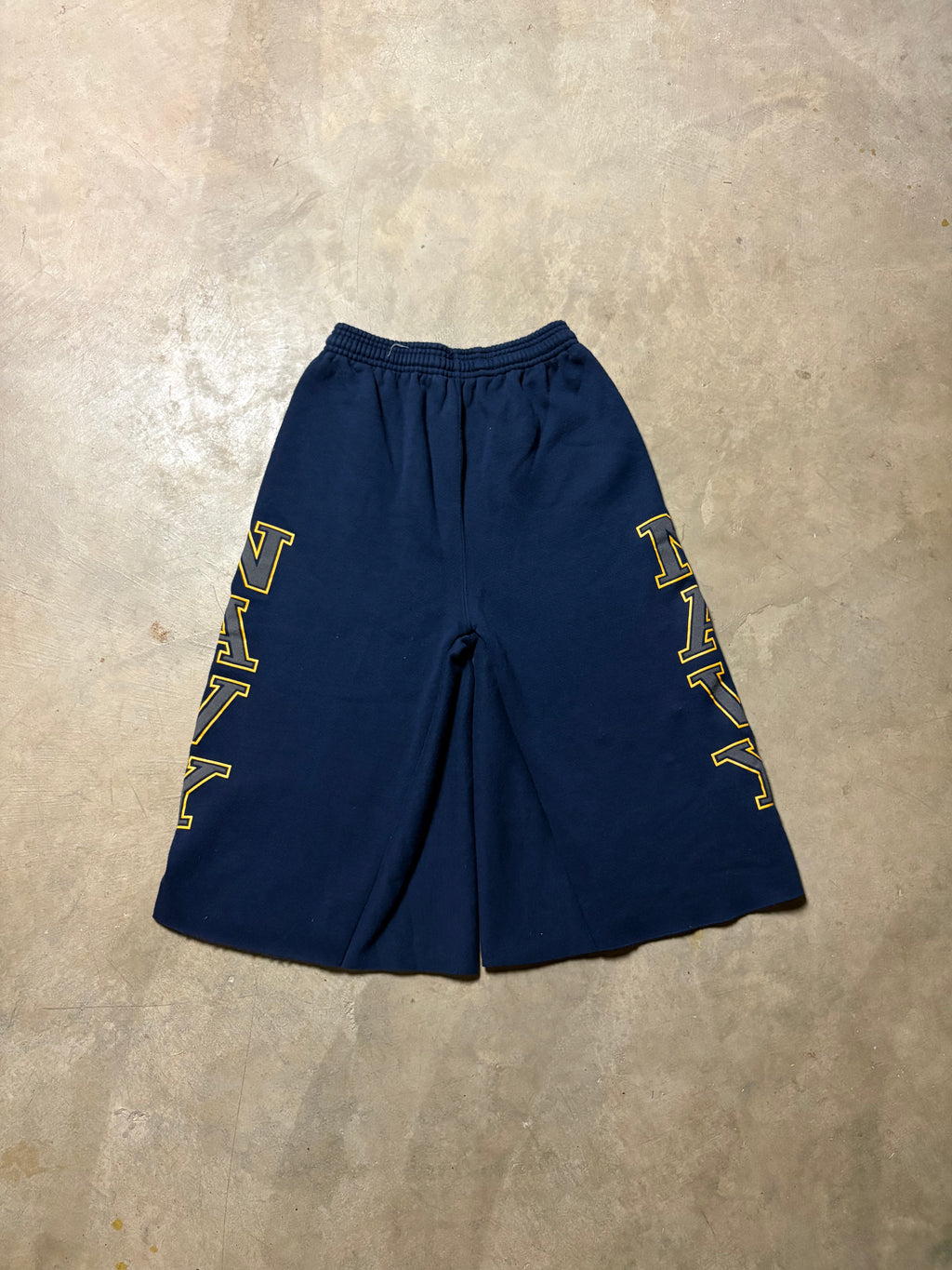 Vintage Navy 3/4 Baggy Sweatshort - S