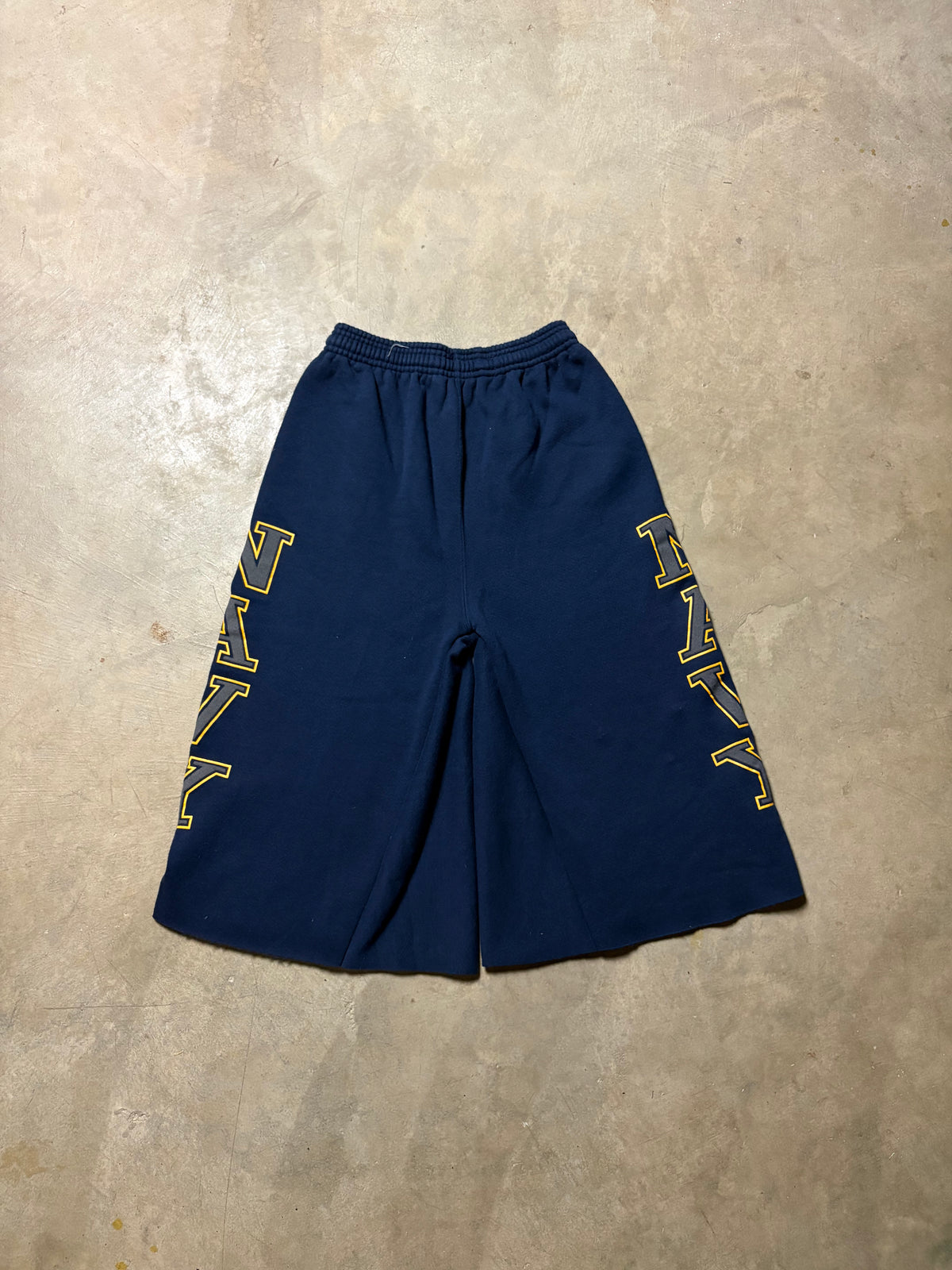 Vintage Navy 3/4 Baggy Sweatshort - S