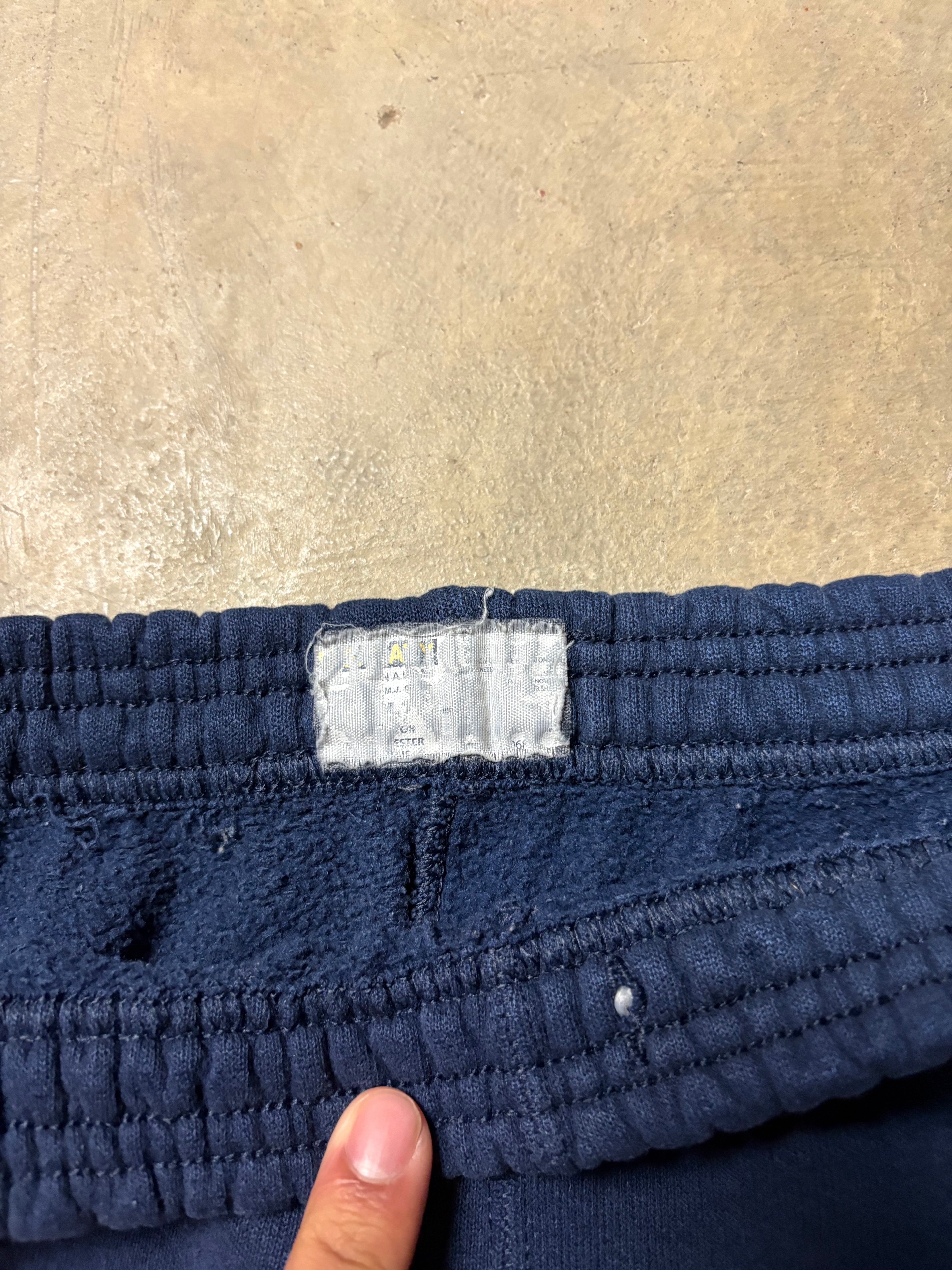 Vintage Navy 3/4 Paint Splattered  Baggy Sweatshort - M