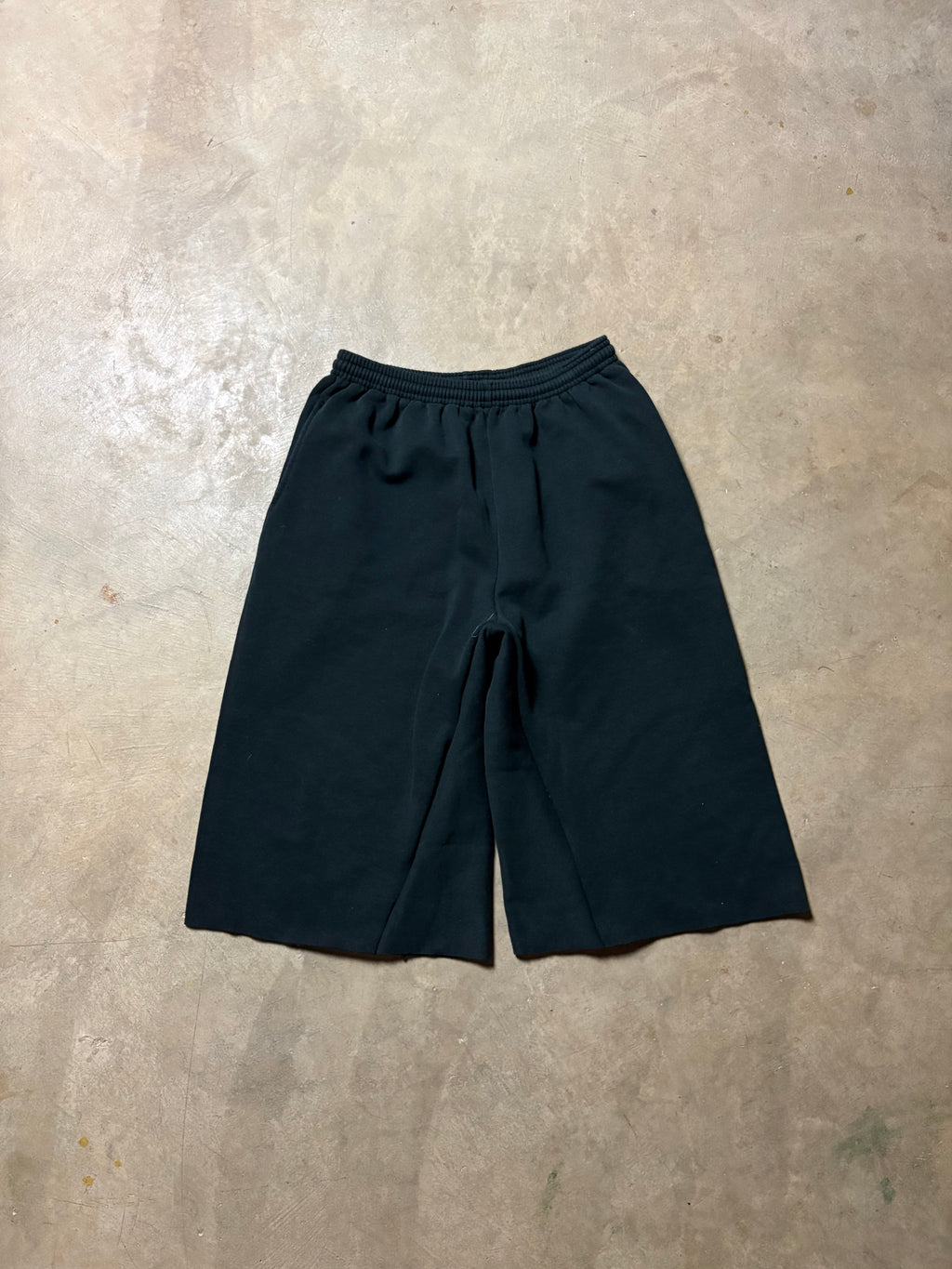 Vintage 90's Russell 3/4 Baggy Sweatshort - L