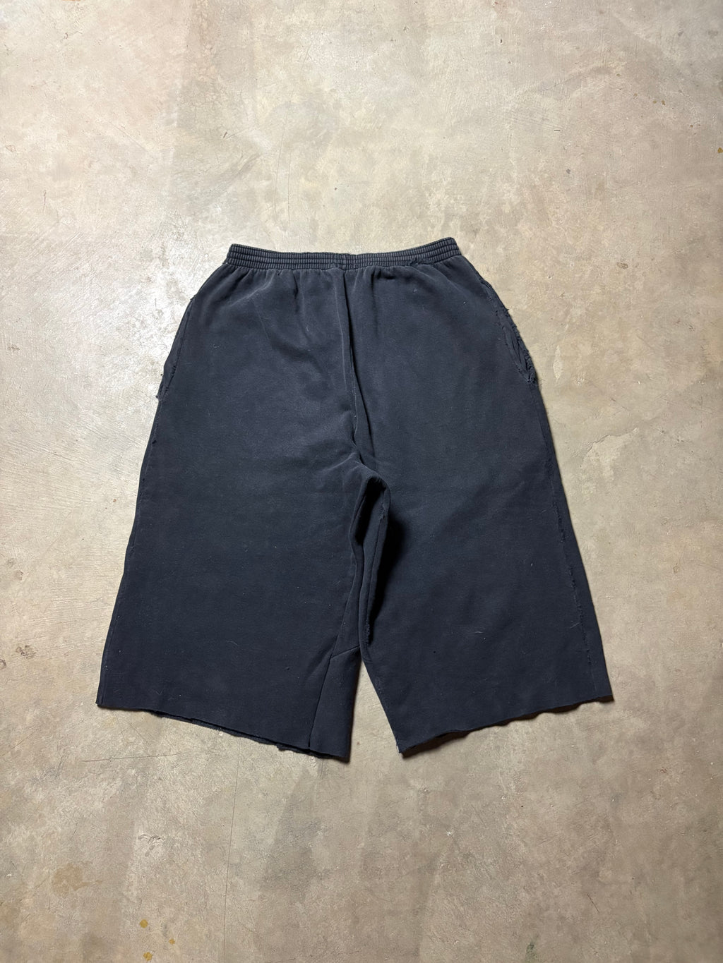 Vintage 90's Distressed Nike Baggy 3/4 Sweatshort - L