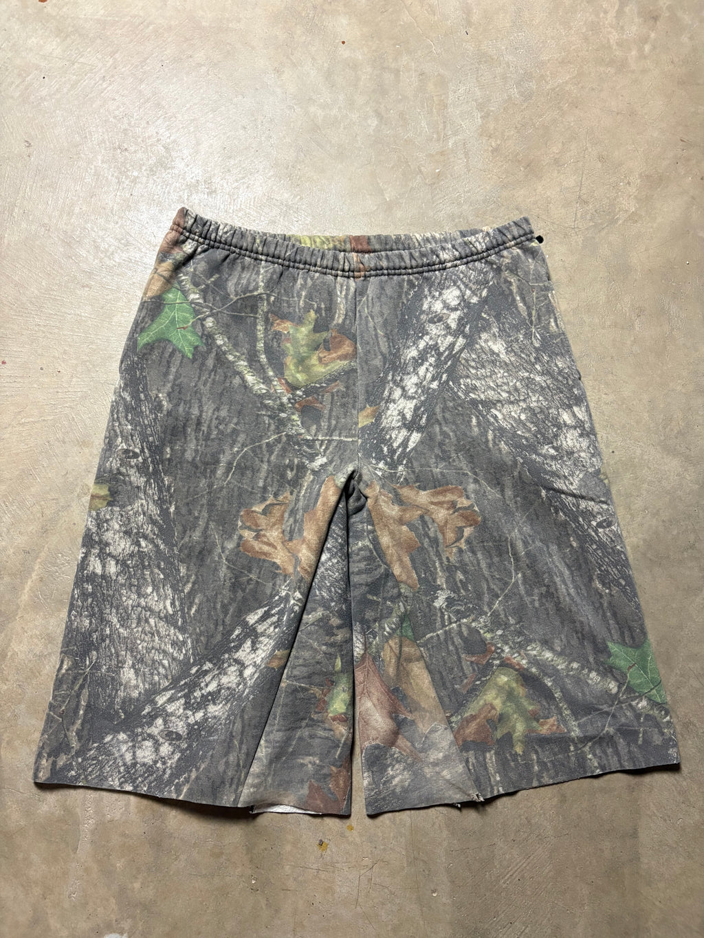Vintage 90's Realtree Baggy 3/4 Sweatshort - M