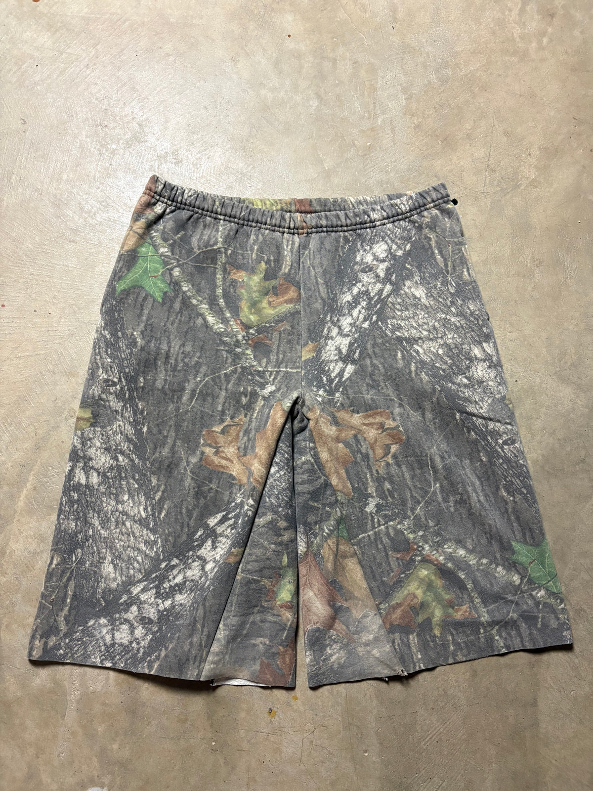 Vintage 90's Realtree Baggy 3/4 Sweatshort - M