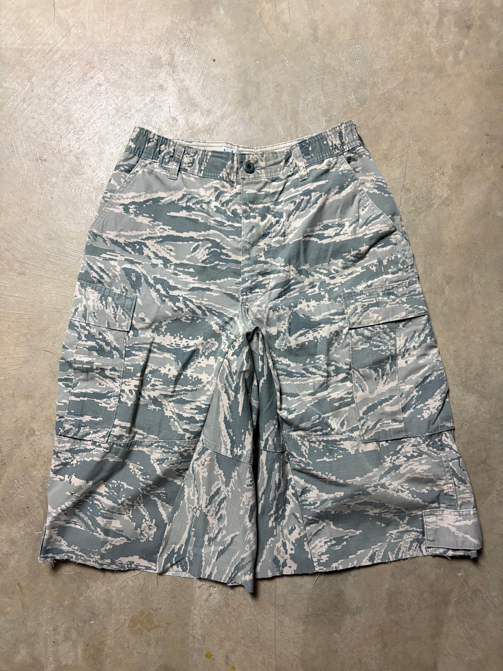Vintage Digital Camo 3/4 Short - 30