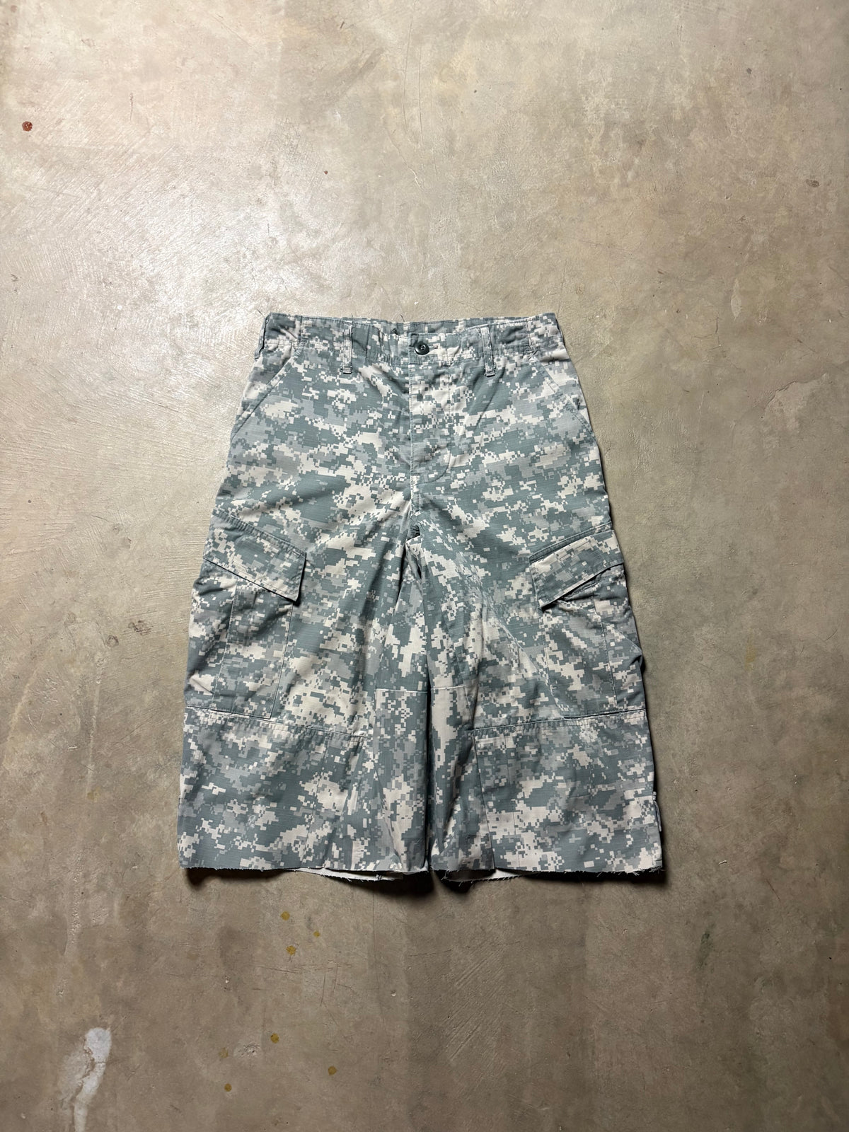 Vintage Digital Camo 3/4 Short - 28