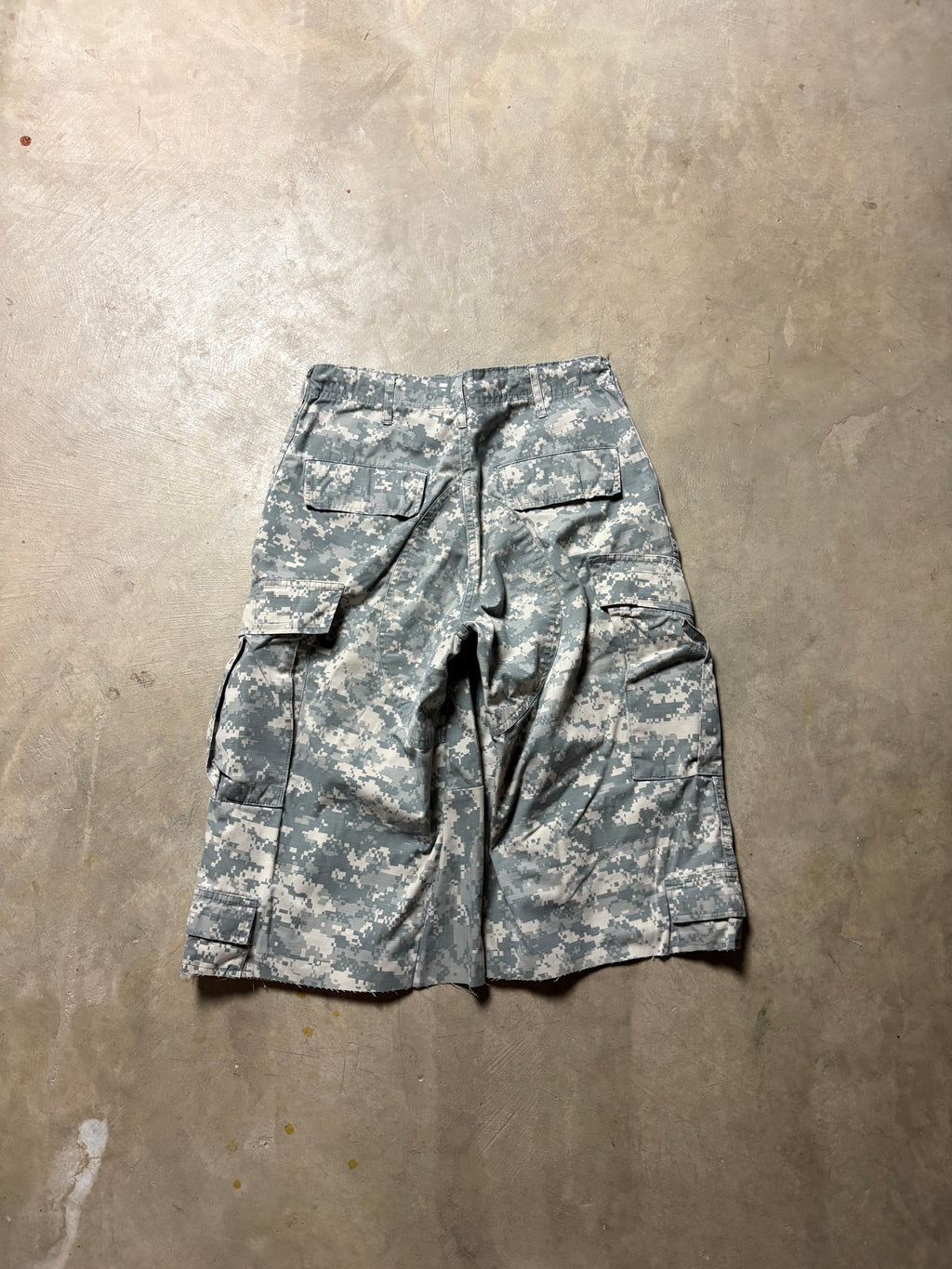 Vintage Digital Camo 3/4 Short - 28