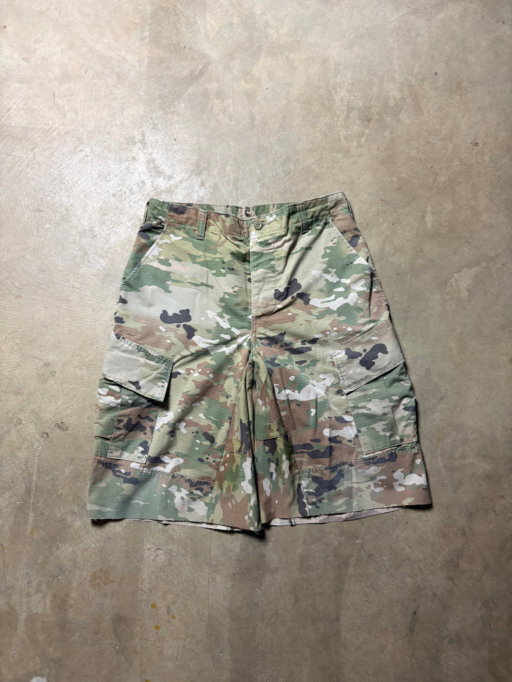 Vintage Faded Camo 3/4 Short - 32