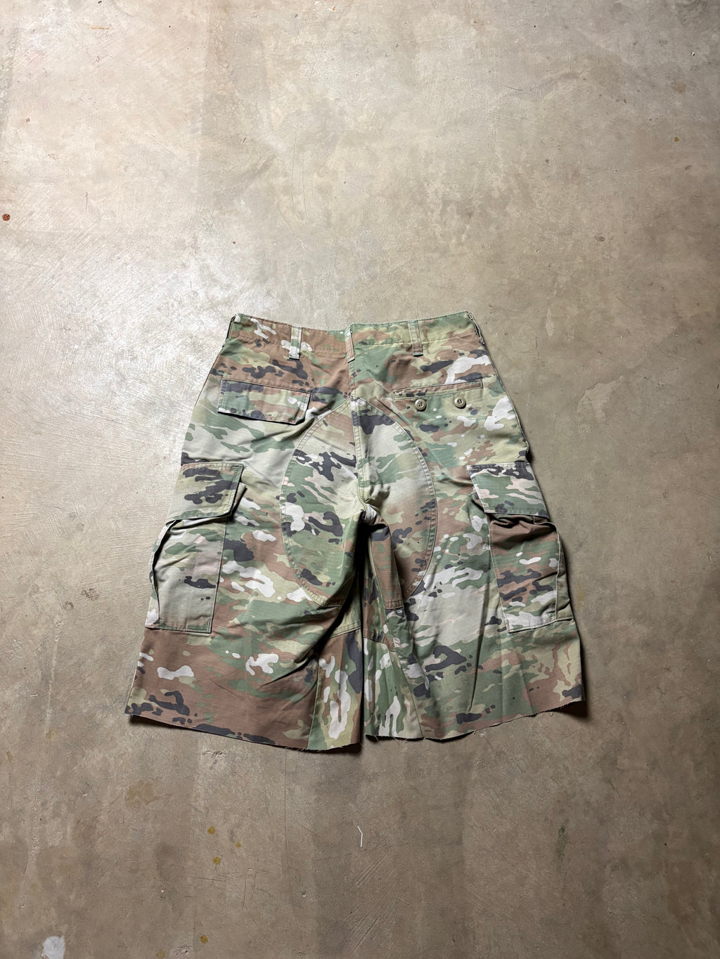 Vintage Faded Camo 3/4 Short - 32