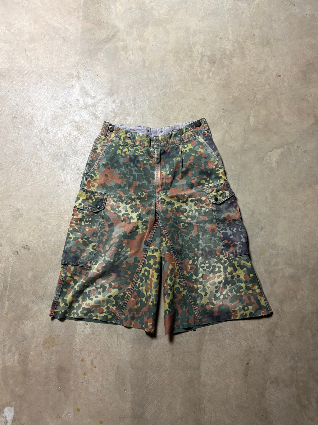 Vintage German Camo 3/4 Short - 30