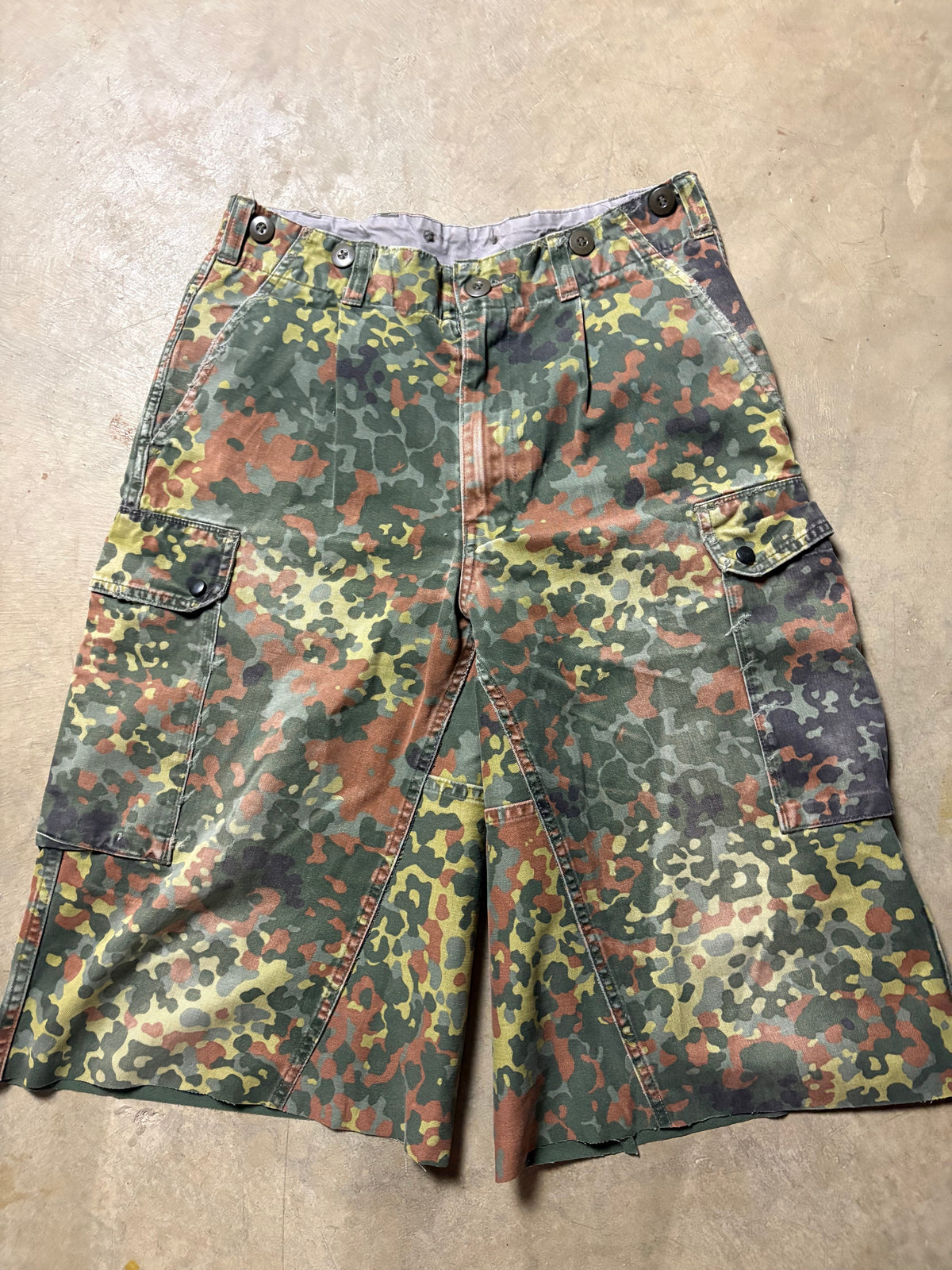 Vintage German Camo 3/4 Short - 30