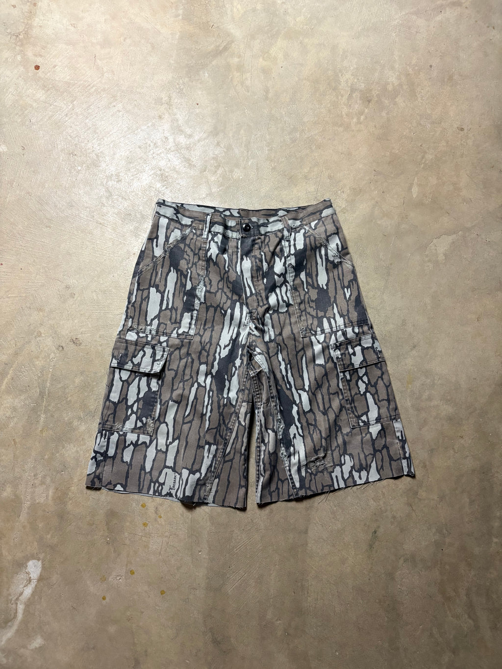 Vintage Mossy Camo 3/4 Short - 32