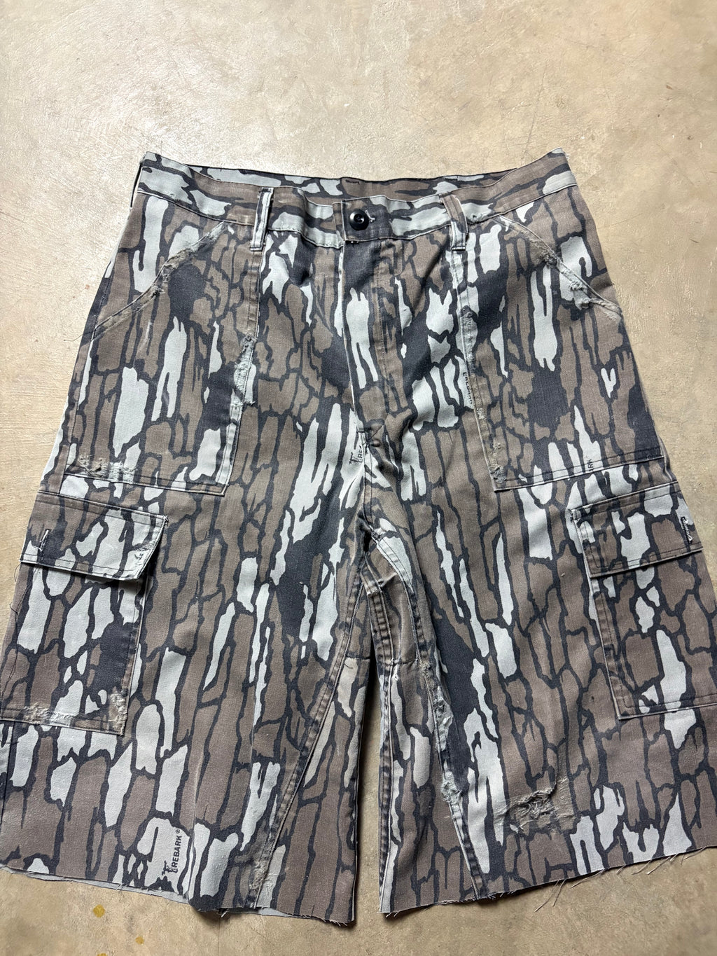 Vintage Mossy Camo 3/4 Short - 32