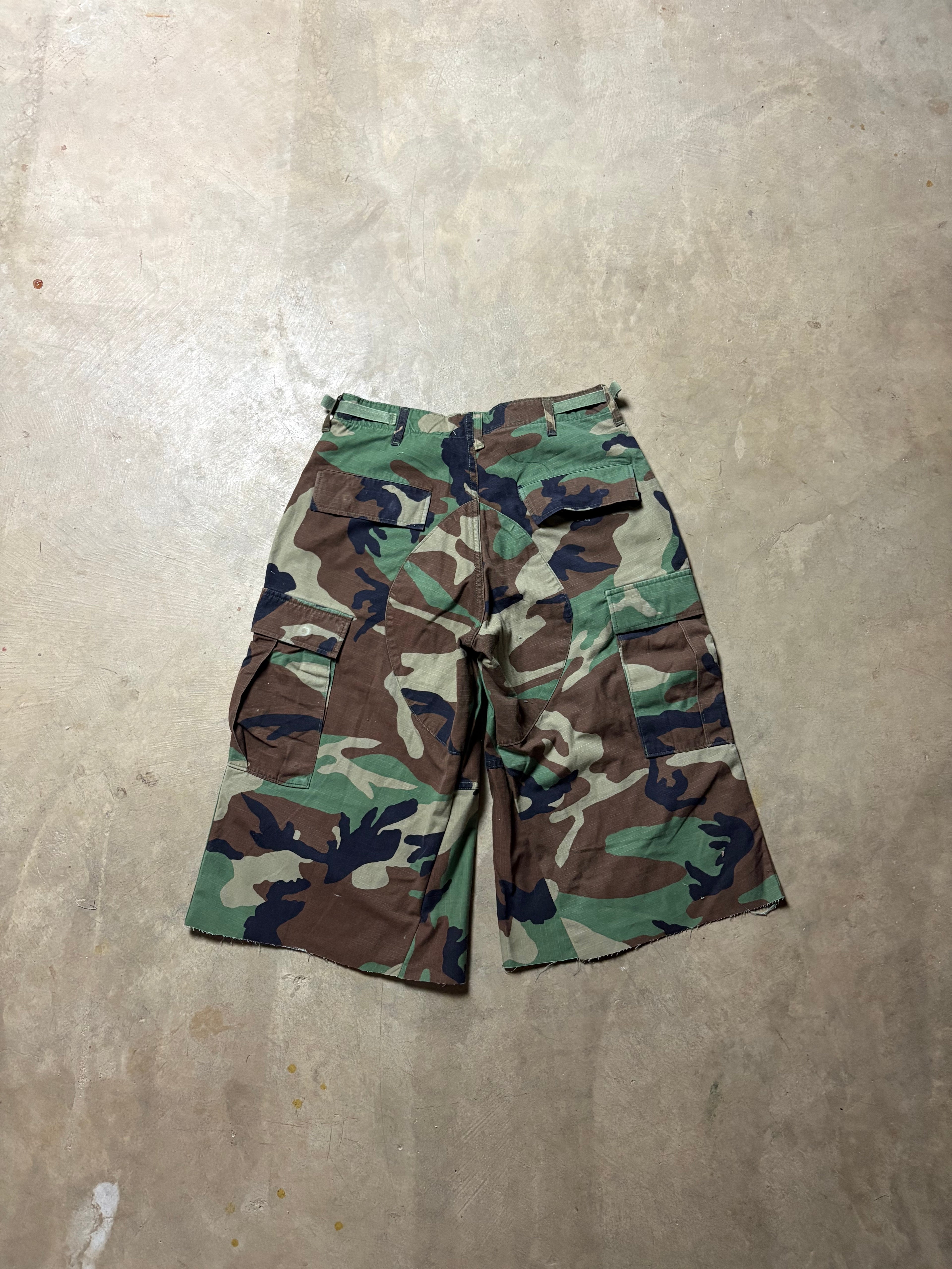 Vintage  Distressed Military Camo 3/4 Short - 28/30