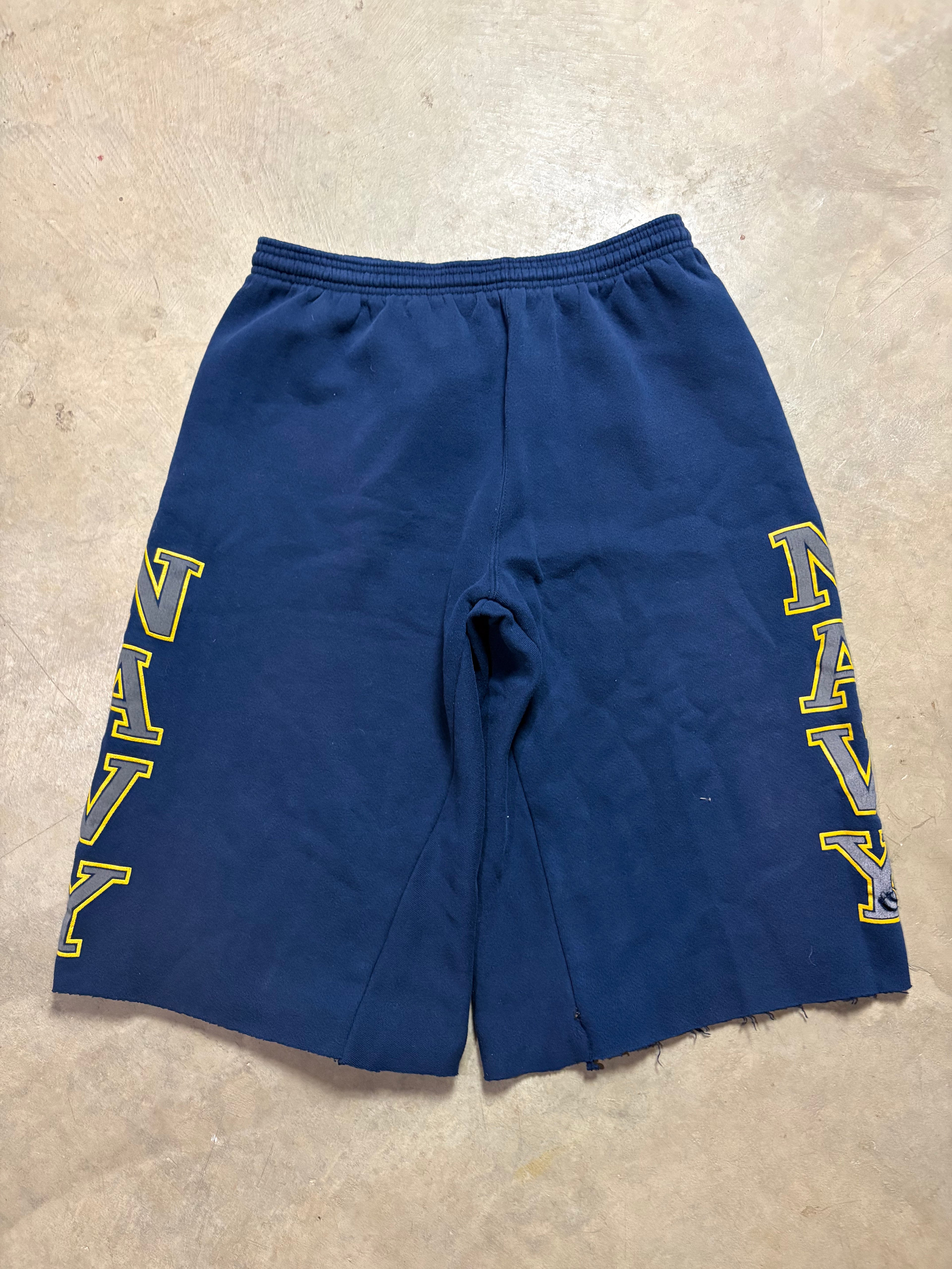 Vintage Navy 3/4 Baggy Sweatshort - L